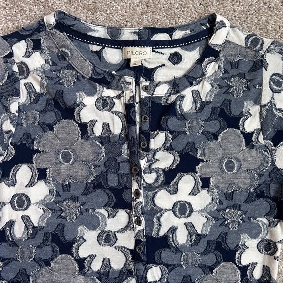 Anthropologie Pilcro XS Blue Floral Henley Shirt Textured Short Sleeve NWT - Picture 2 of 8